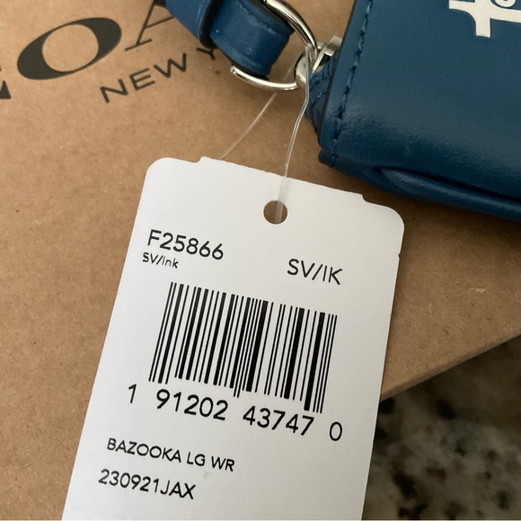 NWT Coach Bazooka Limited Edition Large Wristlet - Picture 8 of 9